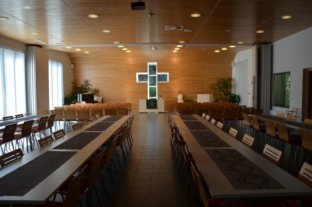 Pappilanniemi Course Centre Hotel Lempäälä Buitenkant foto